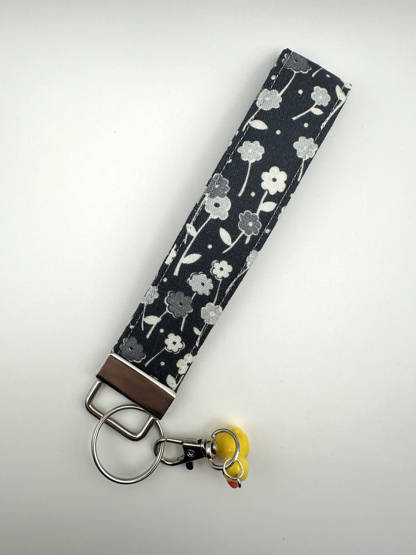 B & W Flowers - Keychain Wristlet